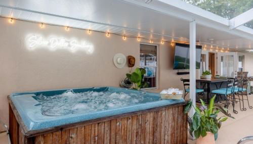 Escape to Secluded Spa, Heated Pool, Game Room, Firepit Near Crystal and Rainbow Rivers - Foto 3