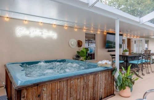 Escape to Secluded Spa, Heated Pool, Game Room, Firepit Near Crystal and Rainbow Rivers - Foto 3