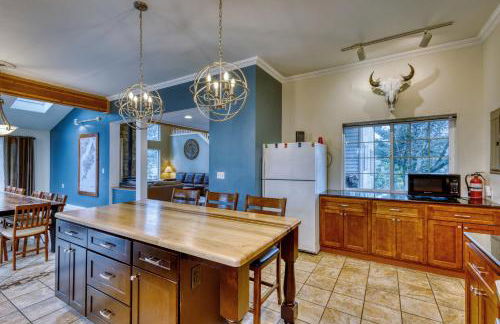 Lodge Style Living Spacious 5BR Reunion Getaway - Foto 15