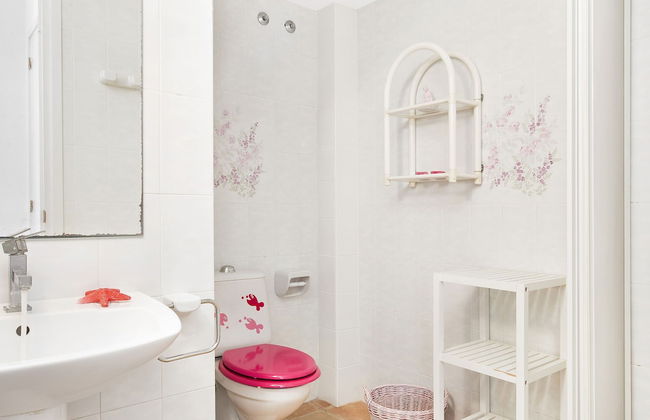 Nice House With Private Garden and Shared Pool in the Pleasant Llafranc - Photo 16