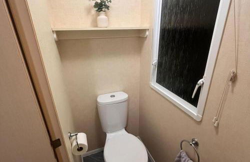 3 Bedroom Caravan - Sleeps 8 - Parking, Wifi, Pool - Foto 26