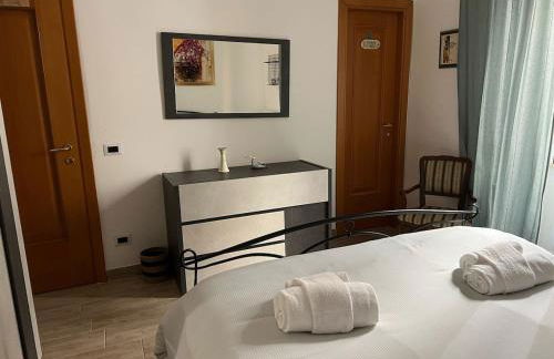 Saint Peter & Giulio Cesare - Photo 25