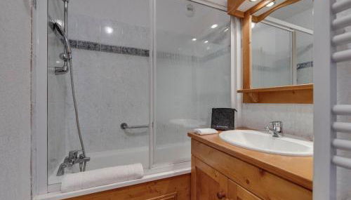 Appartement chaleureux avec balcon et parking privé - FR-1-690-26 - Foto 3