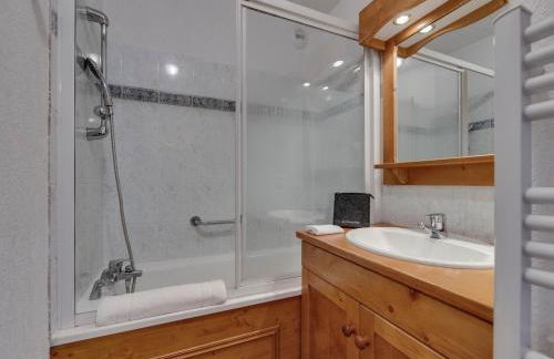 Appartement chaleureux avec balcon et parking privé - FR-1-690-26 - Foto 3