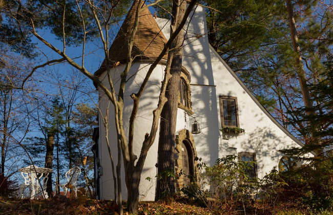 Castle on Glen - 3 Bedroom Home - Photo 13