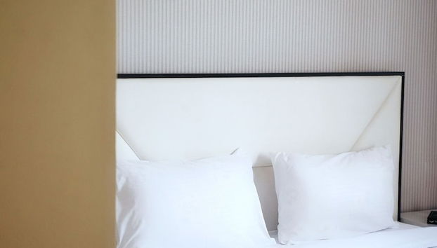 Modern Gem Steps to Republic Square - Foto 5, Habitación