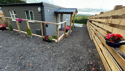 Castle Glen Lodge - Photo 2