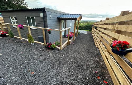 Castle Glen Lodge - Photo 2