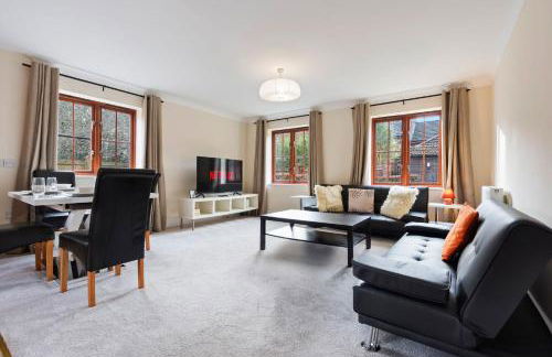 Cozy 2bed flat with free parking near Willen Lake in Milton Keynes - Foto 1