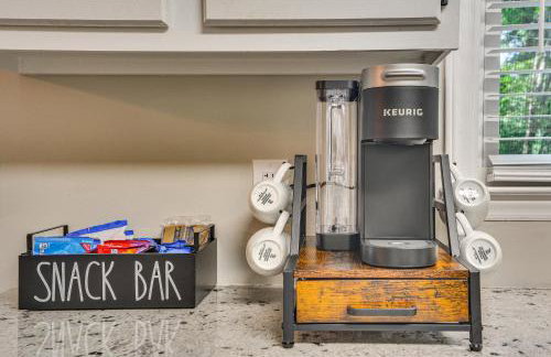 Private Yard and Deck High Point Home Base! - Foto 11