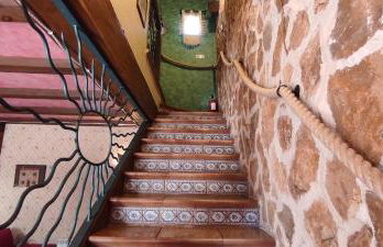 GREDOS RURALRUT cerca del CASTAÑAR de El Tiemblo, Reserva Natural VALLE DE IRUELAS, alojamiento acogedor con cabina hidromasaje, chimenea eléctrica, calefacción, wifi, cocina - Photo 29