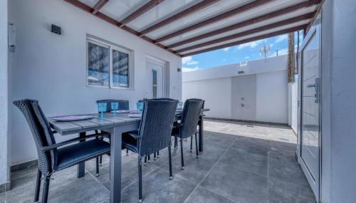 Casa Lolo y Pepe - 100M to the Beach By Lanzarote Vacation Homes - Foto 2