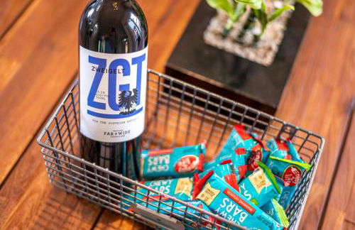 Cozy Industrial Kildaire Farms Home- near Downtown - Foto 9