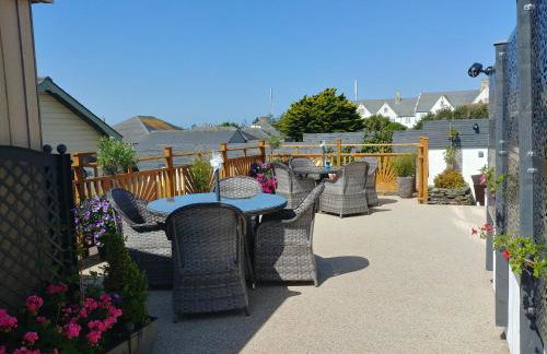 Meadow View Apartments are 2 and 3 bedroomed with private parking - Foto 2