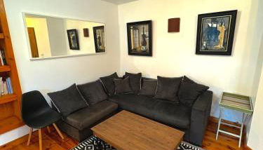 GITE DANINOU; meublé 3 chambres avec terrasse (1er étage du château) , salon et cuisine ouverte - Photo 2