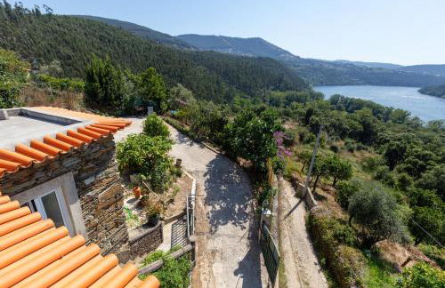 Casa das Dognas with Private Pool & Garden - Castelo de Paiva, by Hopstays - Foto 7