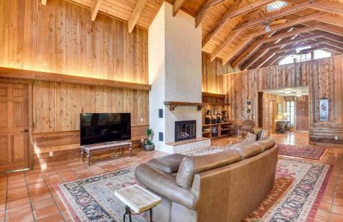 Little Lake George Hideaway with Furnished Boathouse - Foto 5