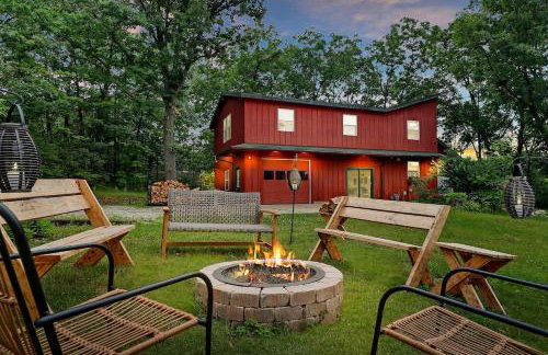 Rare Gem! Game Room, Hot Tub, Near Lake, Pet Ok - Foto 1