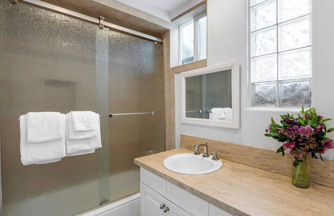 Sandy by Avantstay Oceanview, Steps to Beach Patio w/ Fire Pit + Dining Area - Foto 21