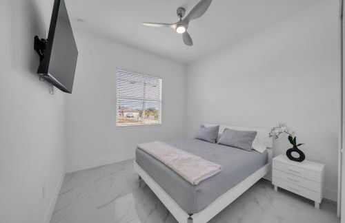 Cozy 3BR Duplex Unit with WiFi and Laundry in Lehigh Acres - Foto 15