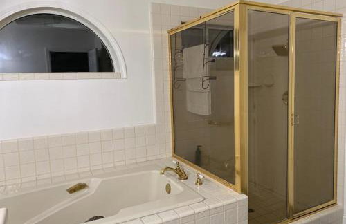 Executive home in a serene park like setting - Foto 24