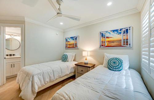 Upscale Naples Condo with Pool Access Walk to Pier! - Foto 19