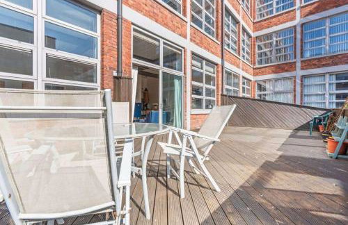 Stylish Jewellery Quarter Apartment with Terrace and Free Parking - Foto 16