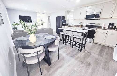 5 Min to Elon - In Unit Washer and Dryer - Fast Wi-Fi - Foto 1