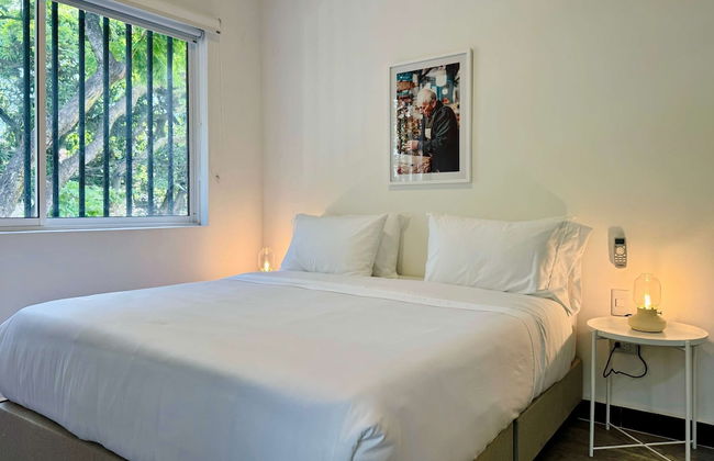 w Amazing Loft w Perfect Balcony in Cali - Photo 2