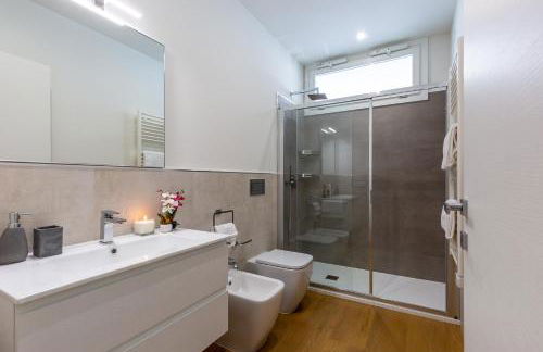 Colombo Palace - viale colombo 358 - Photo 43