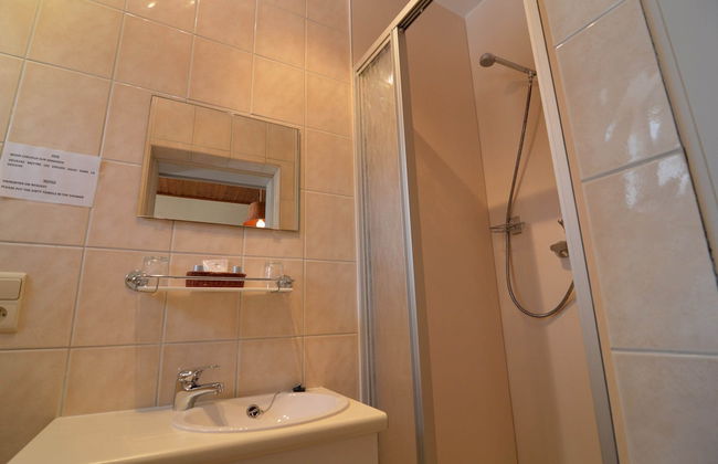 Former Hotel with Swimming Pool, Hot Tub, Sauna for Family Groups - Foto 33