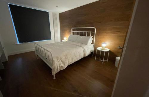 1 bedroom city centre apartment with free parking - Foto 10