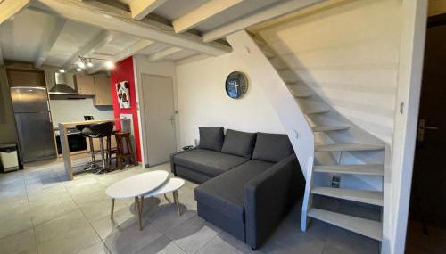 FATHALA - appartement lumineux en dernier étage - face à la gare routière - Foto 3