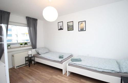 Cozy Apartment with Balcony - Foto 7