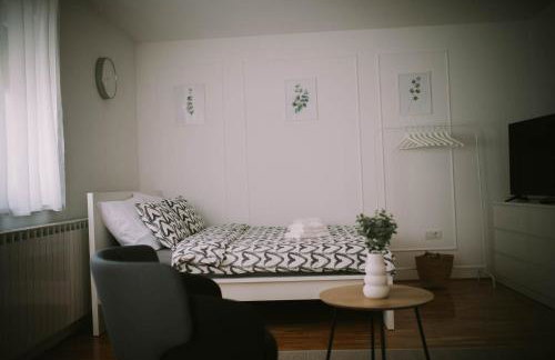 Studio Apartment E&D, free private parking, loggia - Foto 11