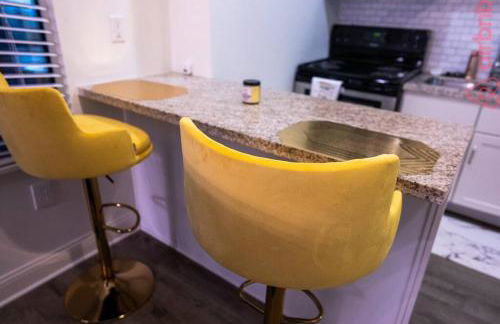 Luxurious 2 Bedroom Downtown City Views! - Foto 36