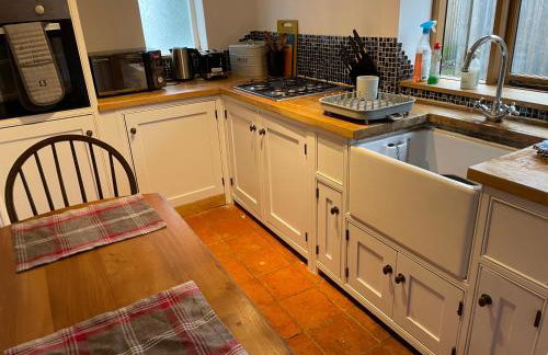 Village period cottage - Photo 3