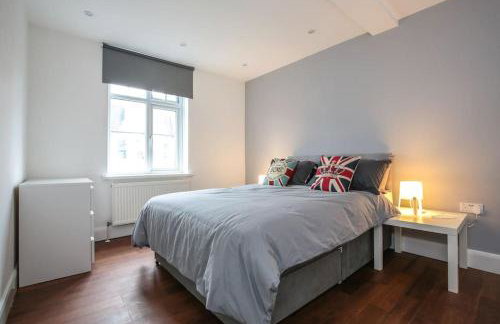 Large Modern Spacious House 6 Bedrooms 5 Bathrooms - Foto 18