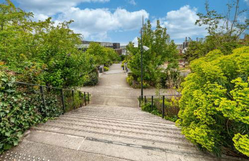 Chic & Cosy - Private Parking - Between Paris & DisneyLand - 5min TrainStation, Big Mall - Foto 35