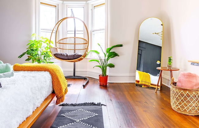 NEW Luxe Pet Friendly Free Parking Downtown - Foto 17