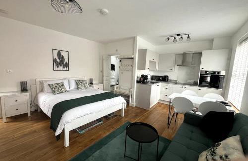 The Grocery Shop - Foto 1