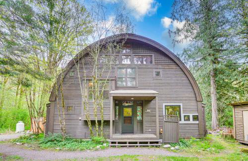 Riverfront Skykomish Cabin with Private Hot Tub! - Foto 27