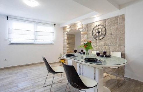 Cozy Home In Srinjine - Photo 17