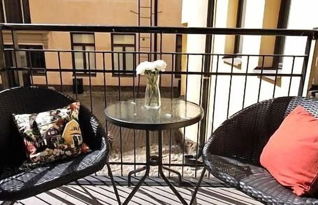 2ndhomes Center Home w Sauna & Balcony - Foto 16