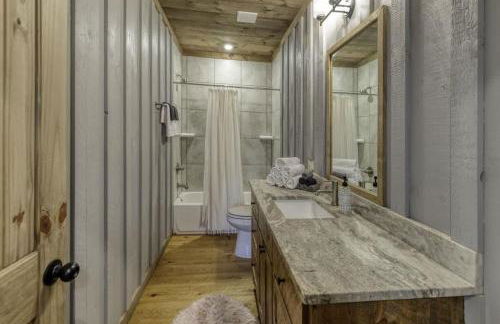 Modern Rustic Cabin with Sprawling Views and Hot Tub - Foto 40