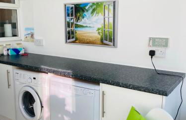 Stunning Seafront House with garden and private parking - Foto 67