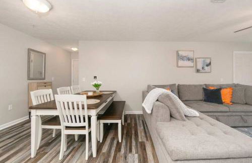 Vibrant Living Near Auburn University l 4BR 4BA - Foto 14