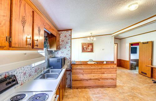 Valley View Lodge Rural Home in Bridgeport! - Foto 11