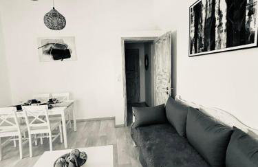 The Olive House - Photo 30