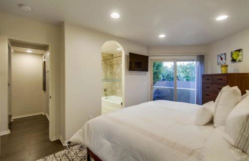 Bay View Dream - Steps to Bay, Rooftop Patio & AC - Foto 16